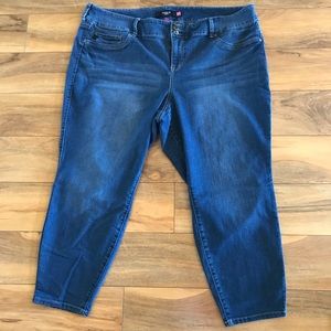 Torrid Denim 3 Button Crop Plus Size Short Jean